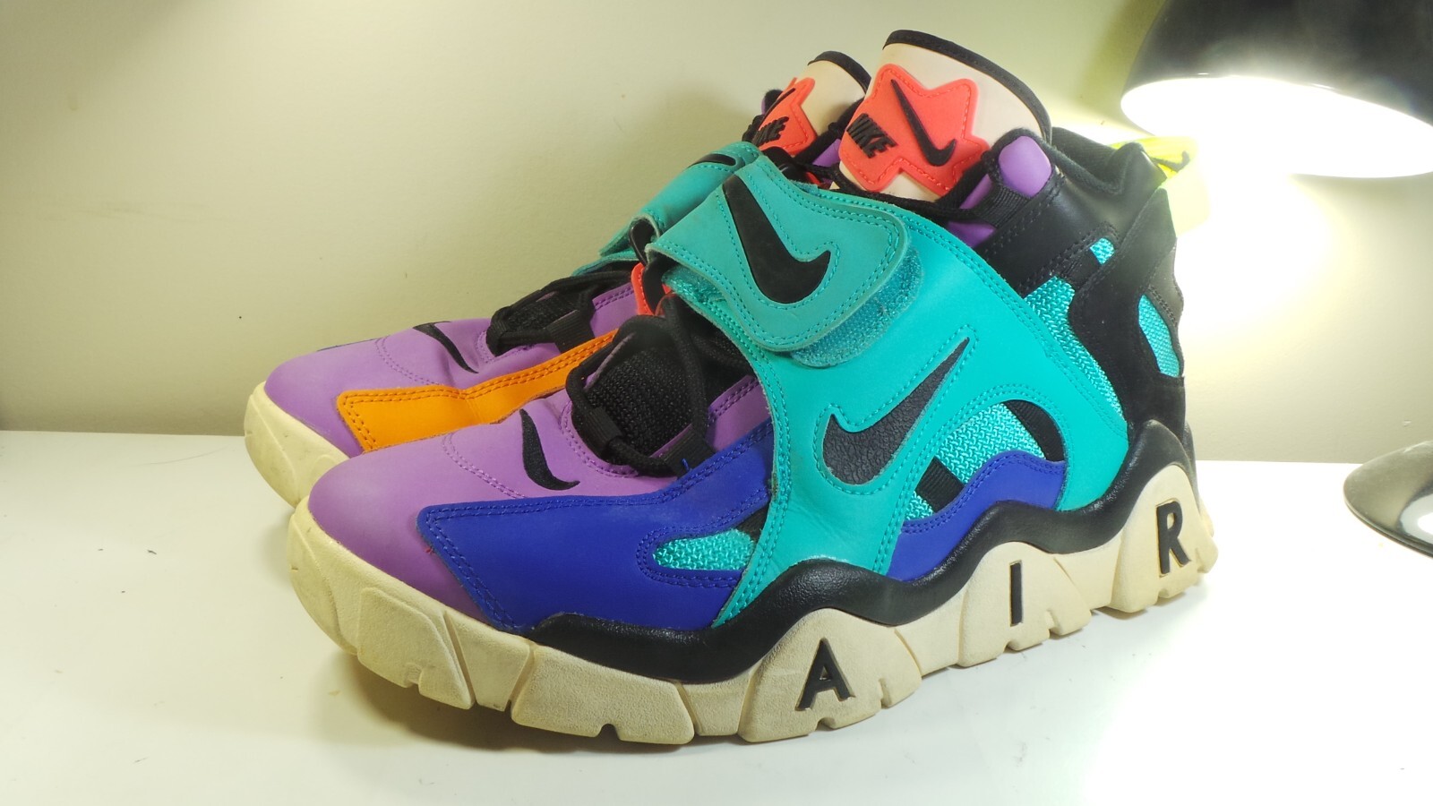 nike air barrage pop the street